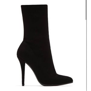 Miss Lola “guilt trip” heels